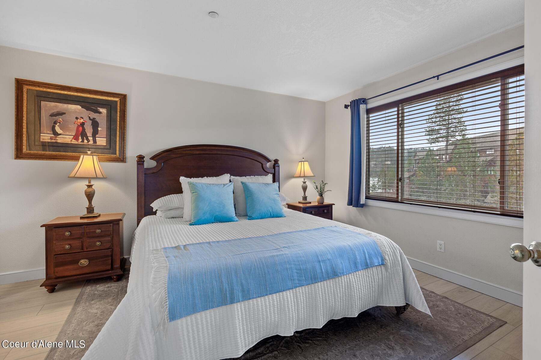 4732 South Arrow Point Drive, Unit 101 Harrison, ID 83833 - Photo 10 of 31 ArrowPoint En-suite Bedroom