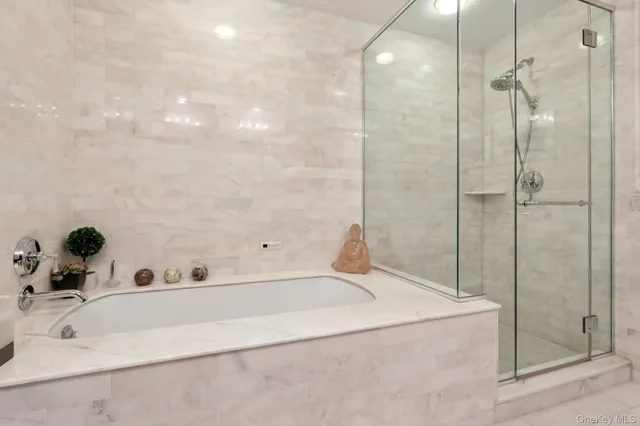 $1,449,000 | 5 Renaissance Square, Unit 27G, White Plains, NY 10601