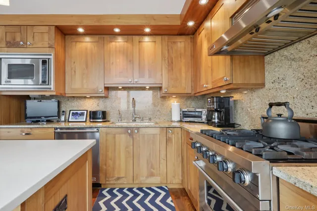 $1,449,000 | 5 Renaissance Square, Unit 27G, White Plains, NY 10601