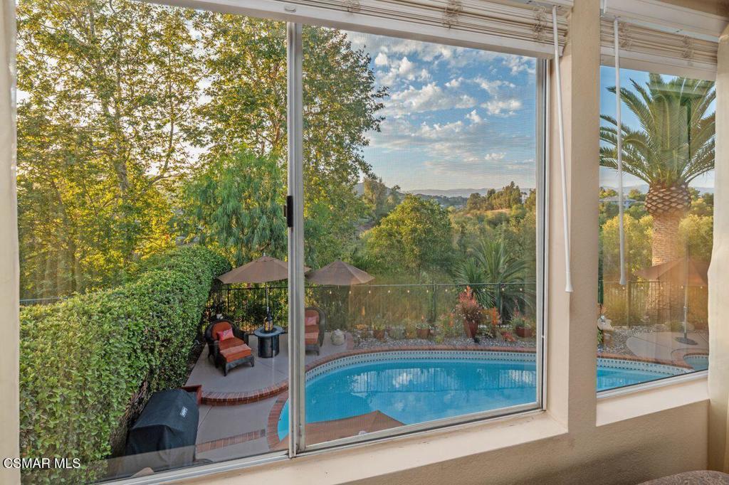 625 Galloping Hill Road Simi Valley, CA 93065 - Photo 17 of 49