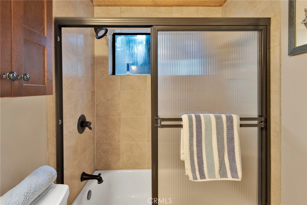 788 Buckingham Square Lake Arrowhead, CA 92352 - Photo 35 of 61 a bathroom with a shower