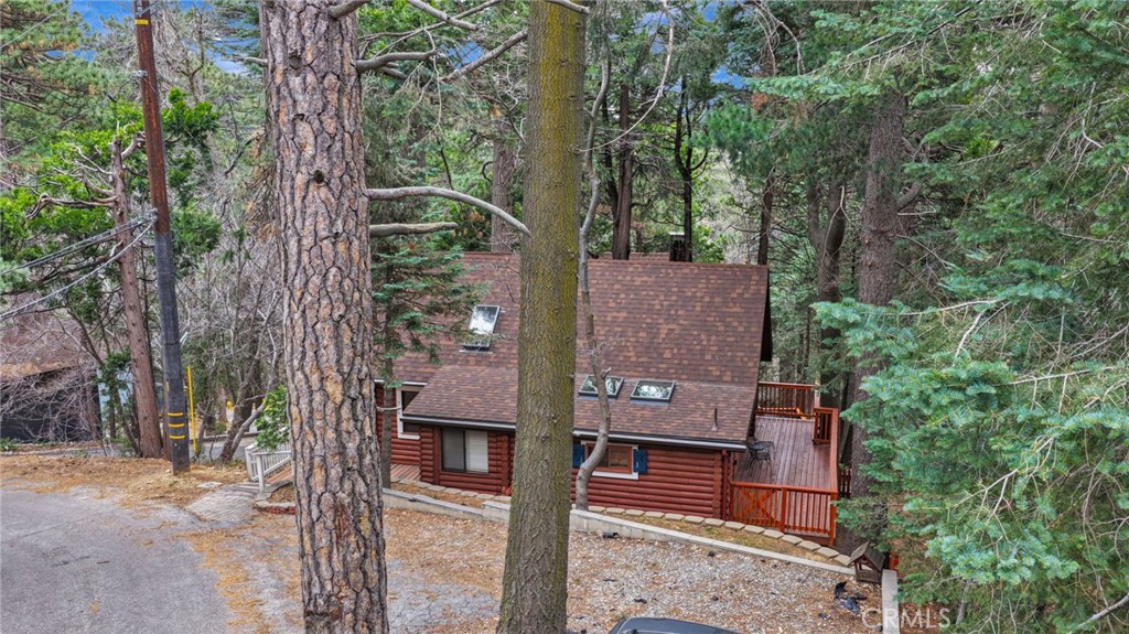 788 Buckingham Square Lake Arrowhead, CA 92352 - Photo 53 of 61 front view of a house with a tree