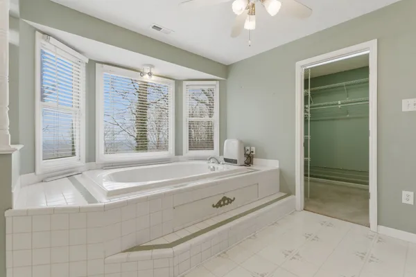 $550,000 | 585 Bell Point Road, Laceys Spring, AL 35754