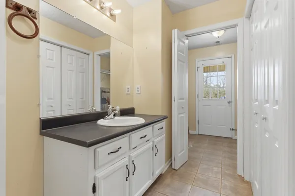 $550,000 | 585 Bell Point Road, Laceys Spring, AL 35754