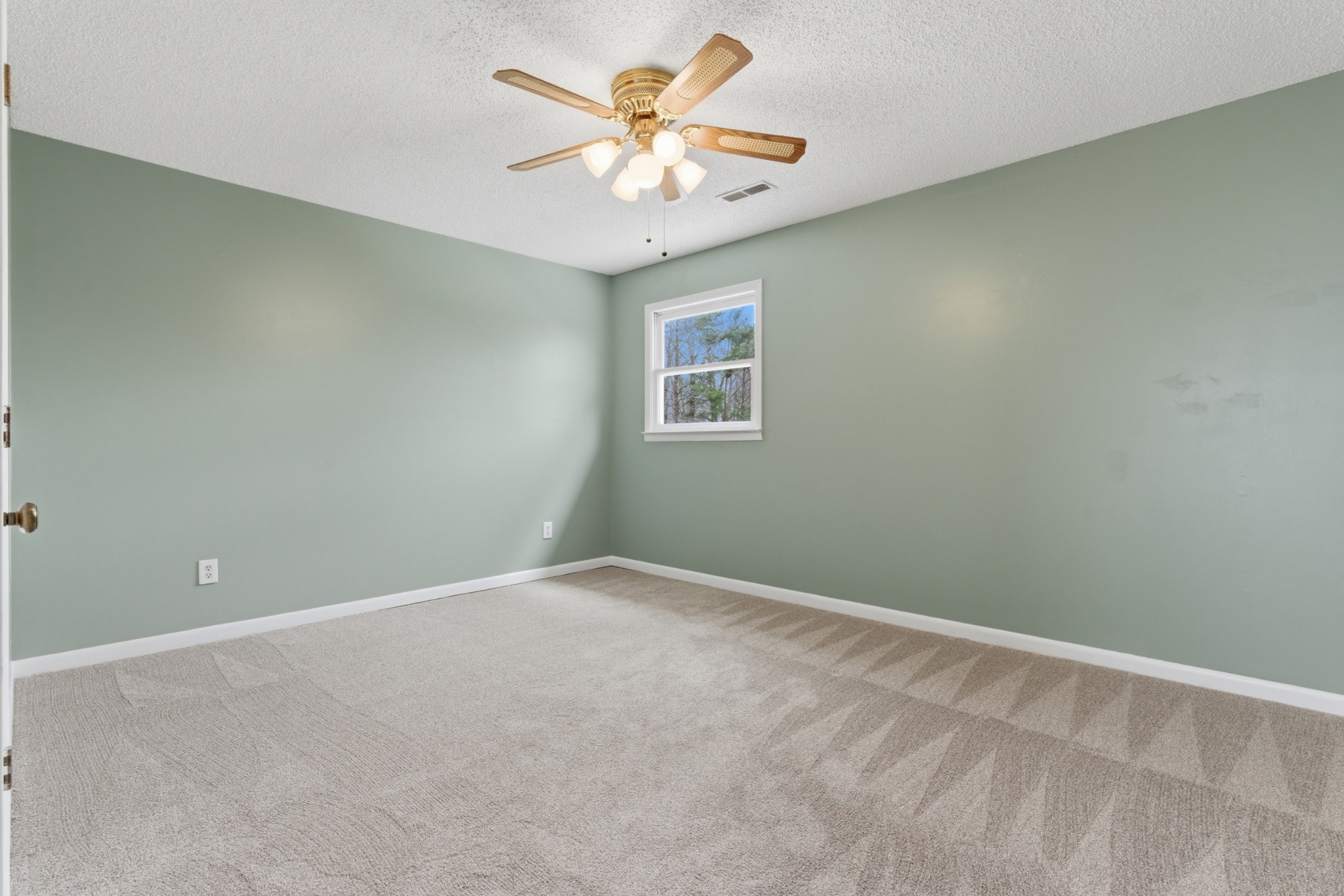 585 Bell Point Road Laceys Spring, AL 35754 - Photo 23 of 46