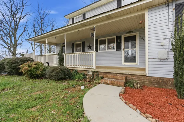 $550,000 | 585 Bell Point Road, Laceys Spring, AL 35754