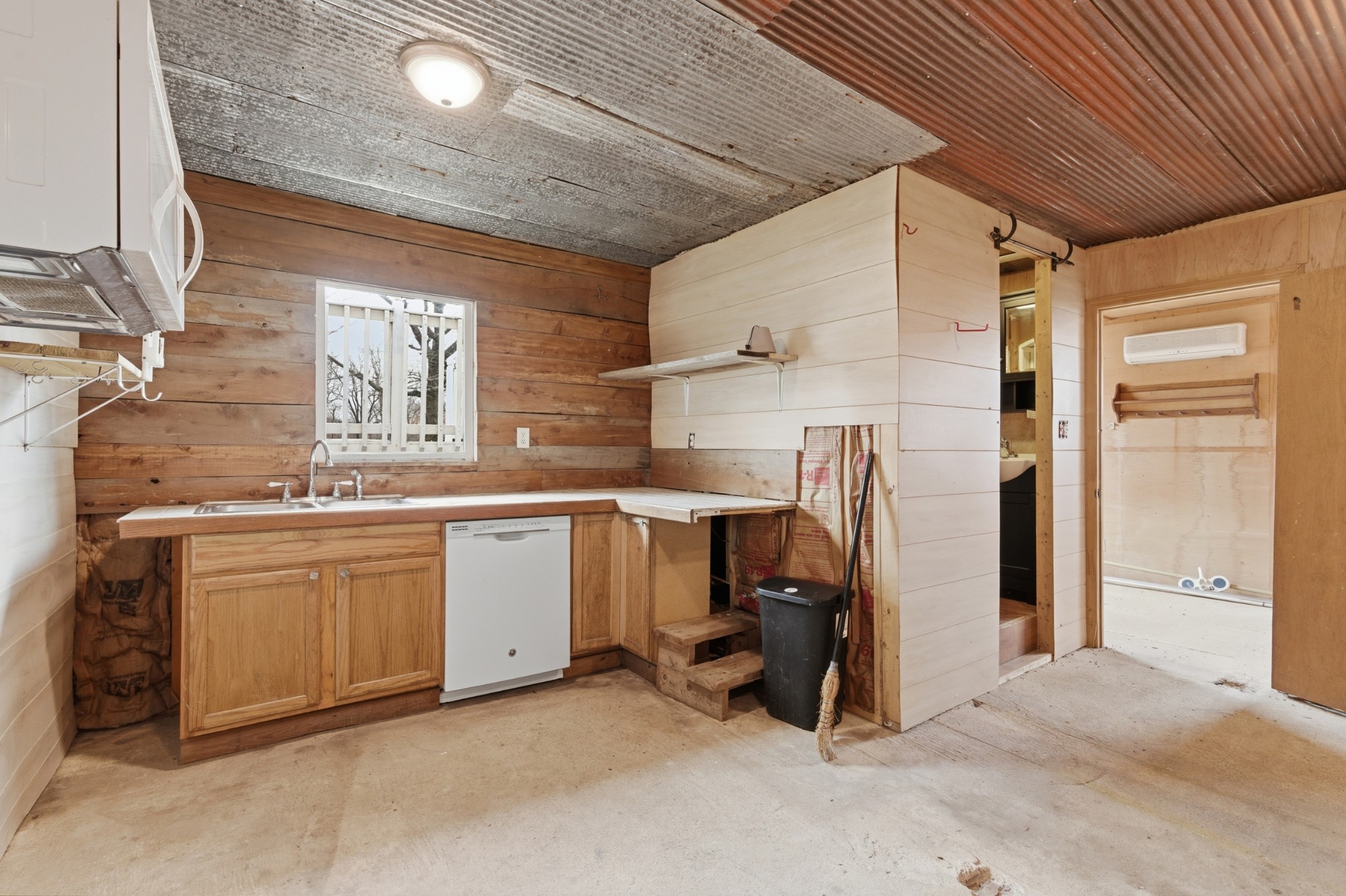 585 Bell Point Road Laceys Spring, AL 35754 - Photo 33 of 46