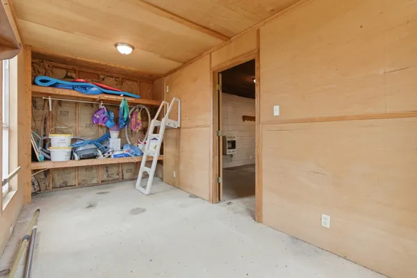 $550,000 | 585 Bell Point Road, Laceys Spring, AL 35754