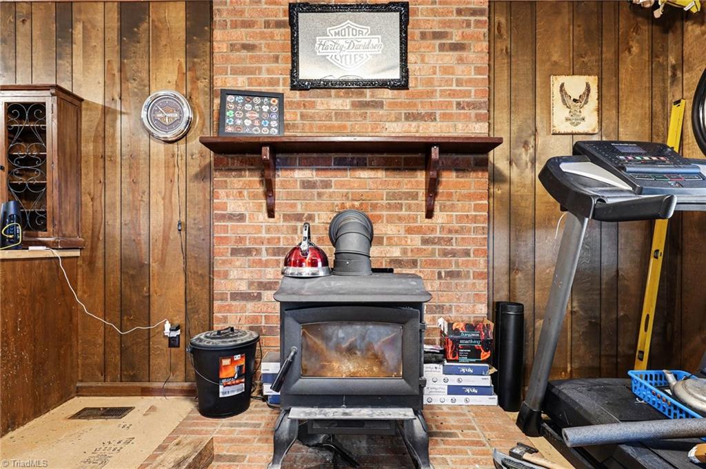 1817 Amostown Road Sandy Ridge, NC 27046 - Photo 6 of 49