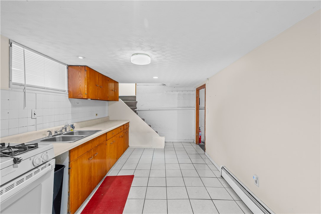 220 Bay View Avenue Cranston, RI 02905 - Photo 19 of 32