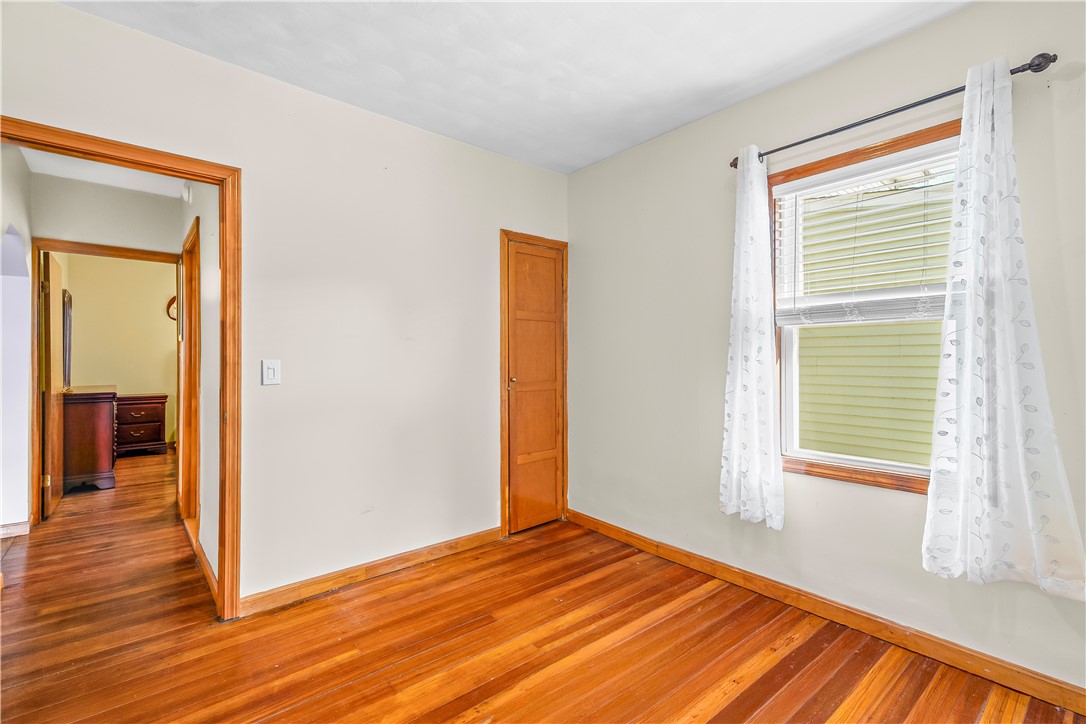 220 Bay View Avenue Cranston, RI 02905 - Photo 9 of 32