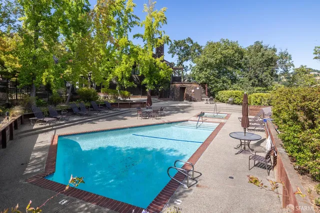 $1,575,000 | 214 The Knoll, Orinda, CA 94563