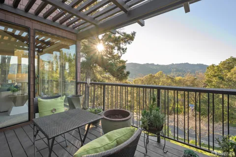 $1,575,000 | 214 The Knoll, Orinda, CA 94563