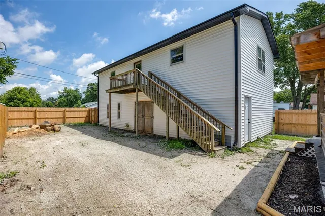 $199,000 | 209 Charles Street, Gillespie, IL 62033