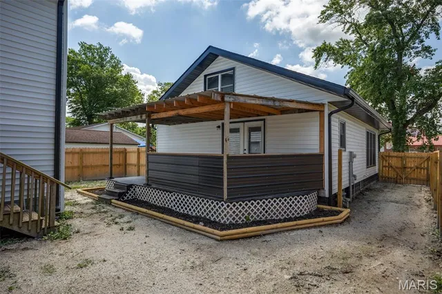 $199,000 | 209 Charles Street, Gillespie, IL 62033