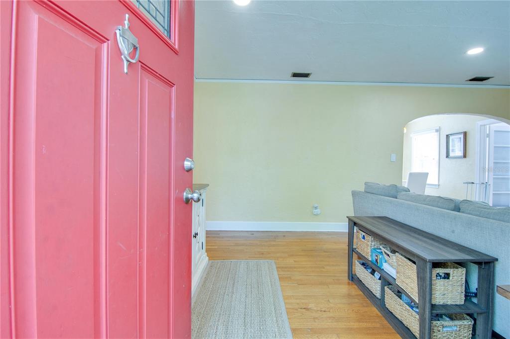 407 Northeast 8th Street Gainesville, FL 32601 - Photo 3 of 32 a bathroom with a bathtub and a sink