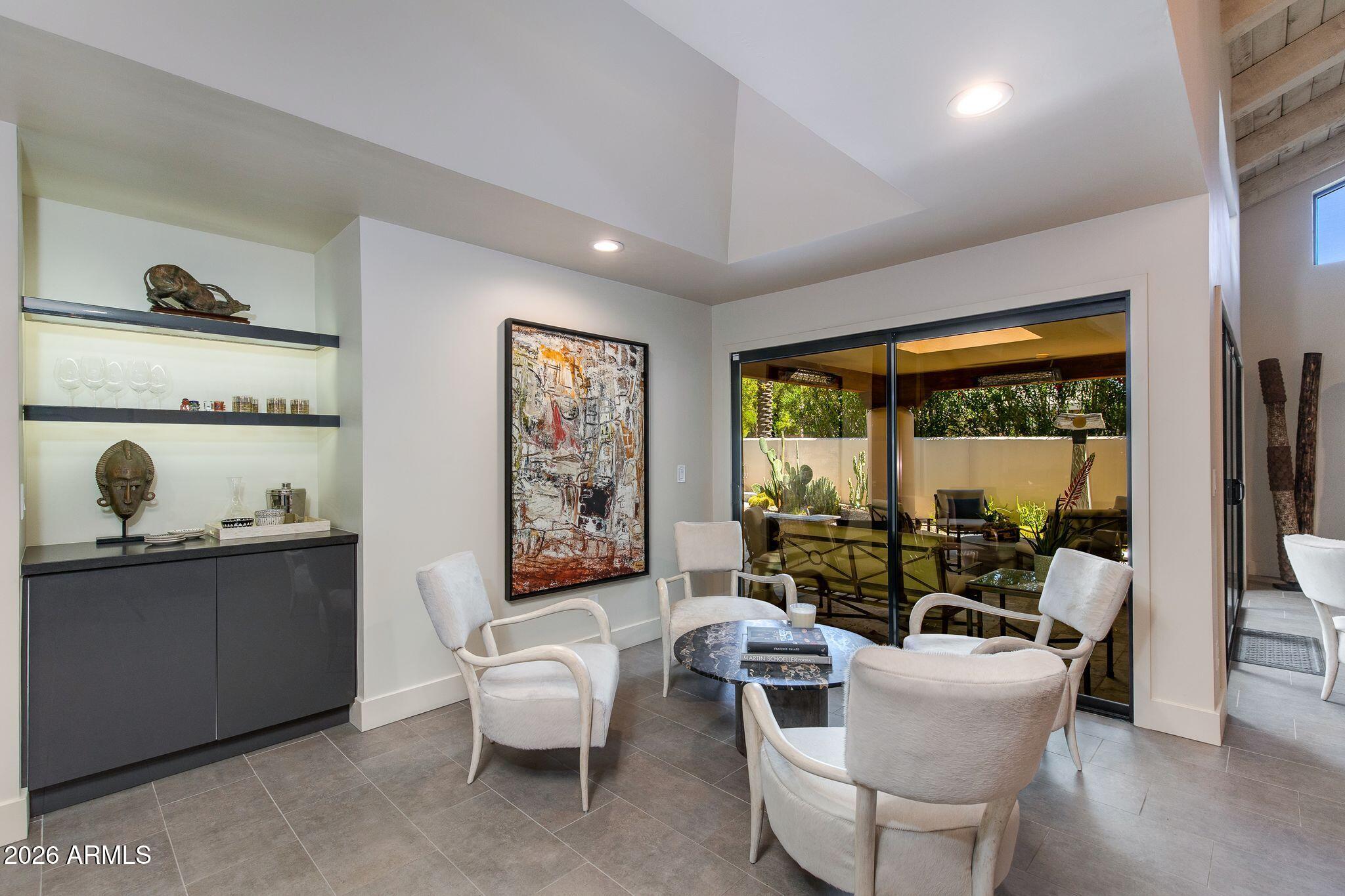 6236 North 29th Place Phoenix, AZ 85016 - Photo 7 of 22 Seating Area