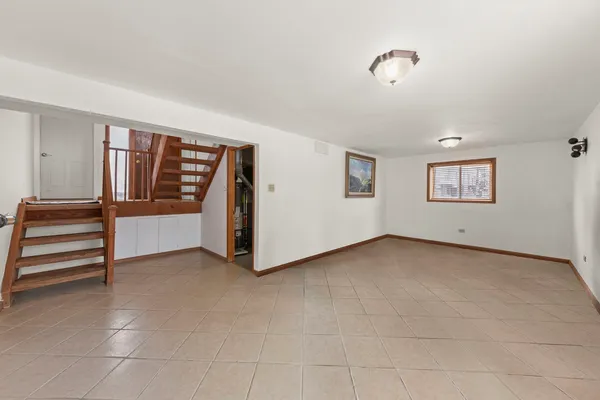 $375,000 | 225 East Lincoln Avenue, Glendale Heights, IL 60139