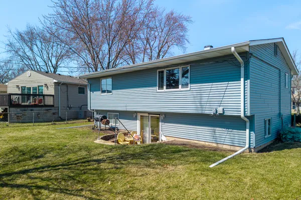 $375,000 | 225 East Lincoln Avenue, Glendale Heights, IL 60139