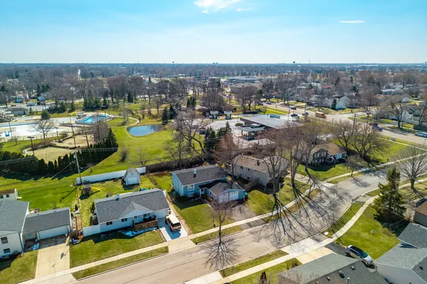 $375,000 | 225 East Lincoln Avenue, Glendale Heights, IL 60139