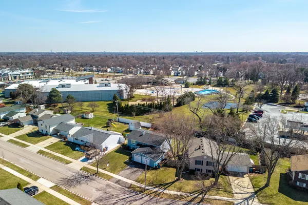 $375,000 | 225 East Lincoln Avenue, Glendale Heights, IL 60139