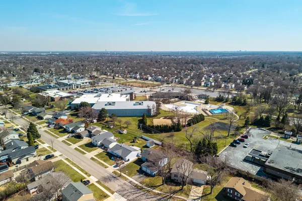 $375,000 | 225 East Lincoln Avenue, Glendale Heights, IL 60139