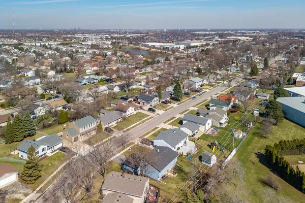 $375,000 | 225 East Lincoln Avenue, Glendale Heights, IL 60139