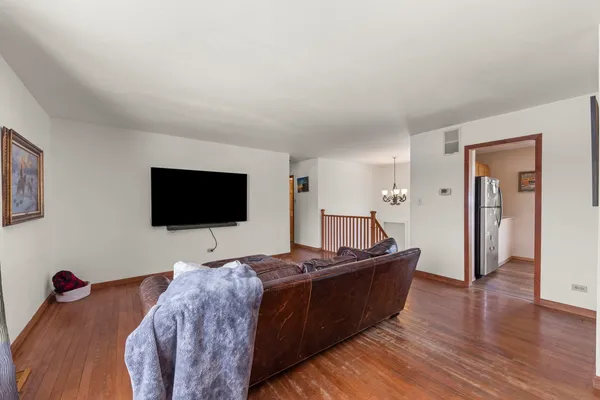 $375,000 | 225 East Lincoln Avenue, Glendale Heights, IL 60139