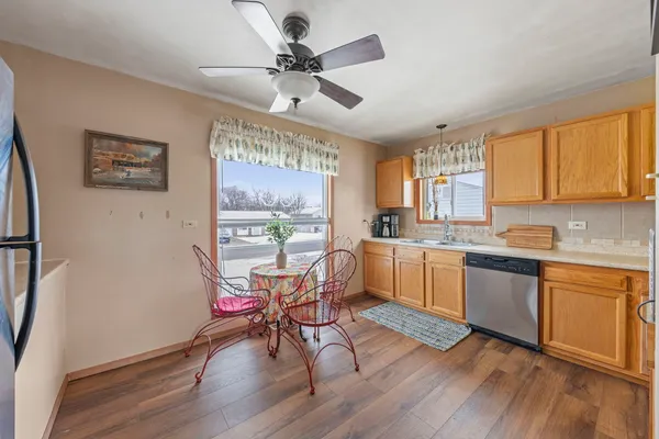 $375,000 | 225 East Lincoln Avenue, Glendale Heights, IL 60139