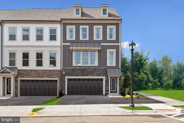 $857,845 | 209 Chianti Terrace Southeast, Leesburg, VA 20175