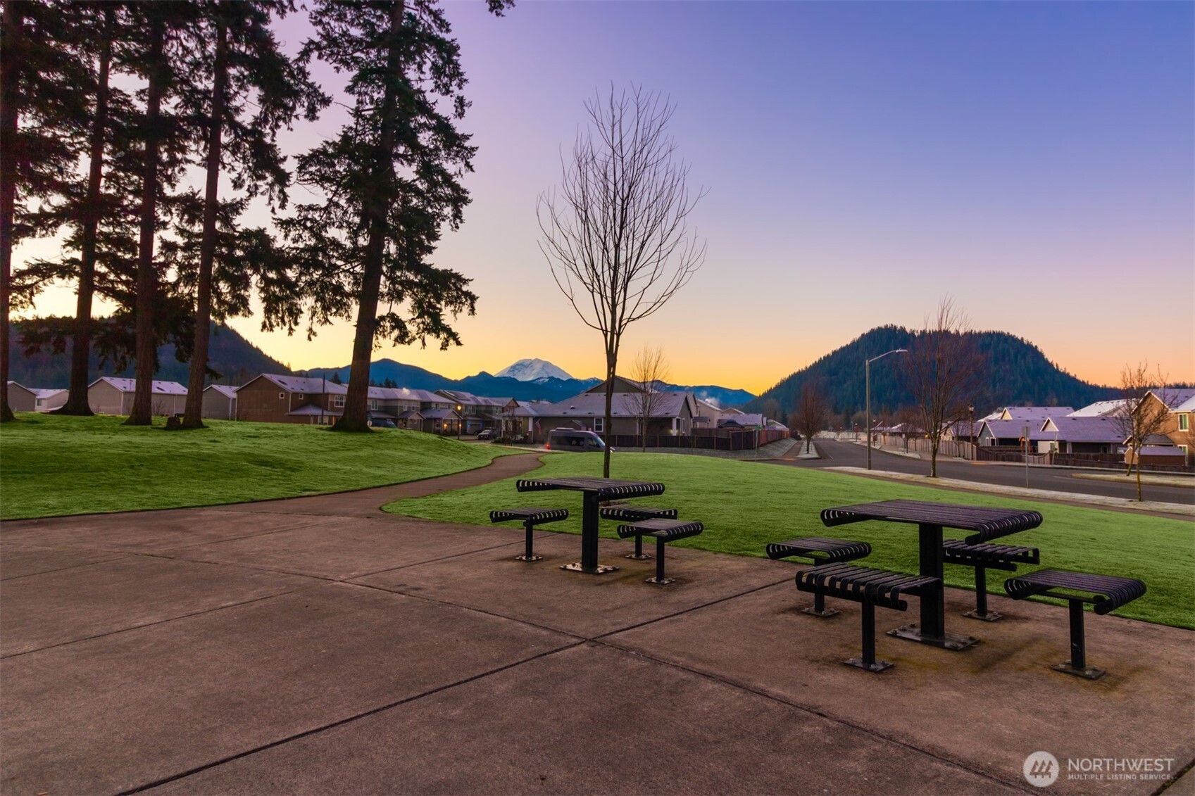 985 Riley Drive East Enumclaw, WA 98022 - Photo 31 of 33 a view of a table and chairs in the patio