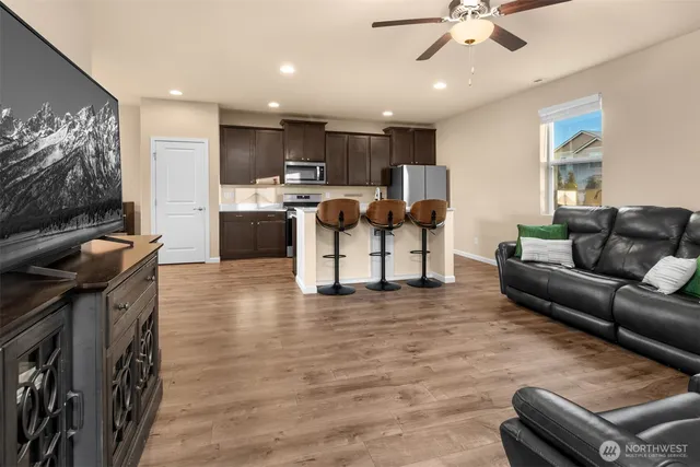 $590,000 | 985 Riley Drive East, Enumclaw, WA 98022