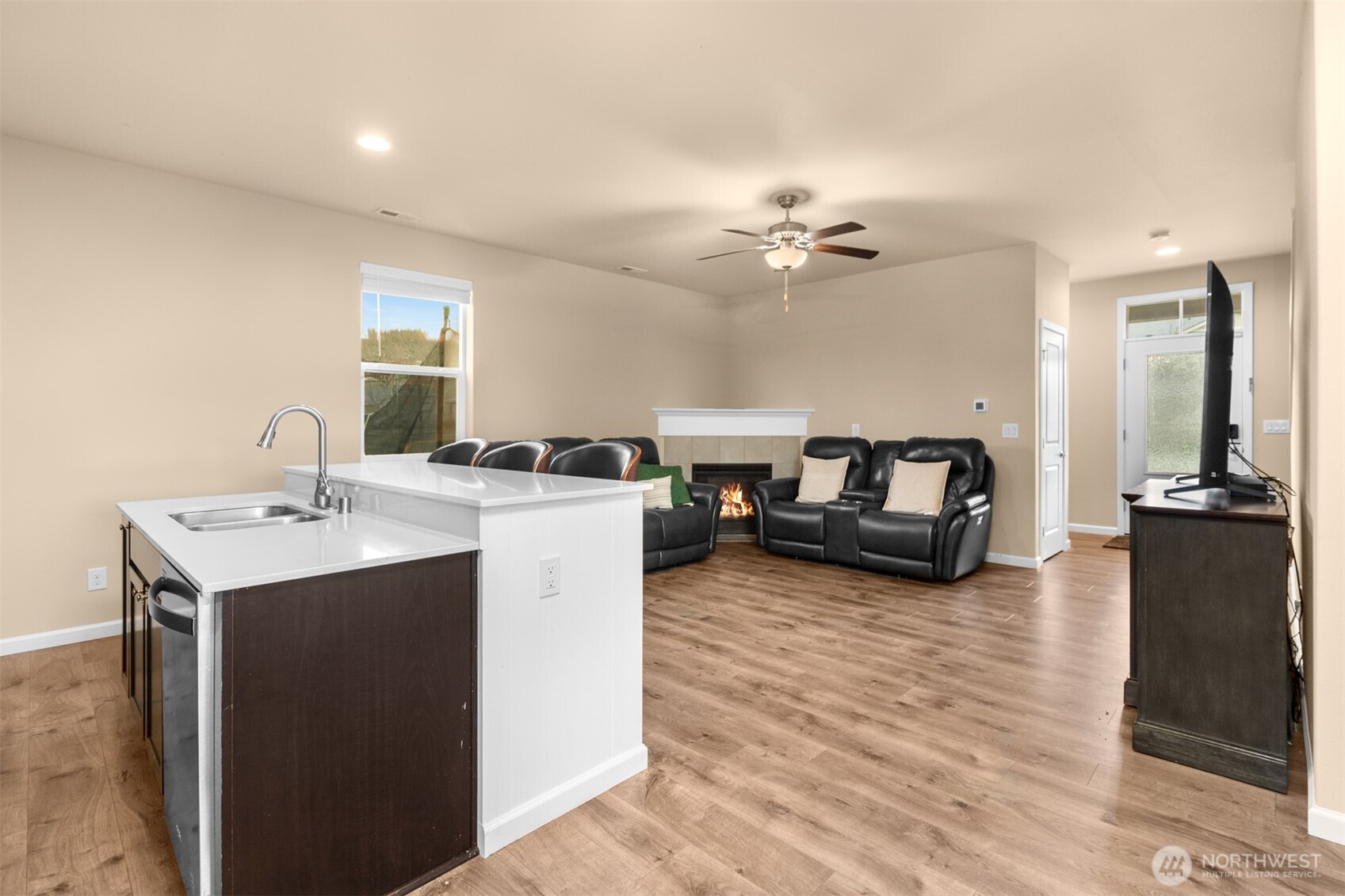 985 Riley Drive East Enumclaw, WA 98022 - Photo 7 of 33 a living room with furniture and a table