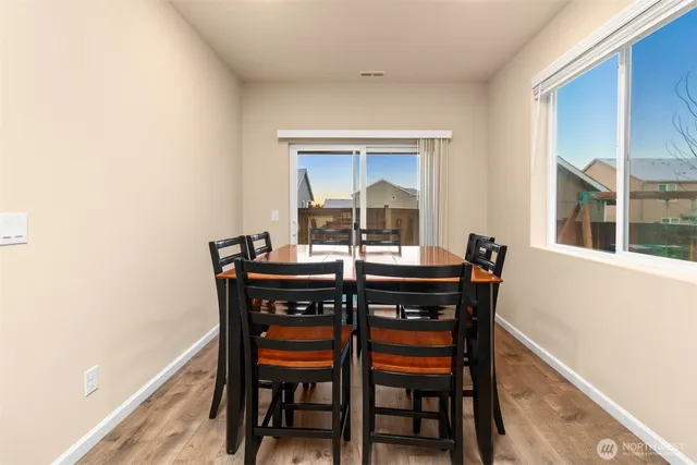 $590,000 | 985 Riley Drive East, Enumclaw, WA 98022