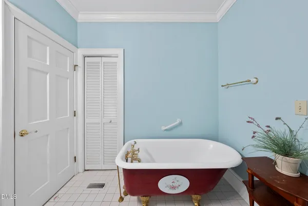 $1,995,000 | 111 Foxridge Road, Chapel Hill, NC 27514