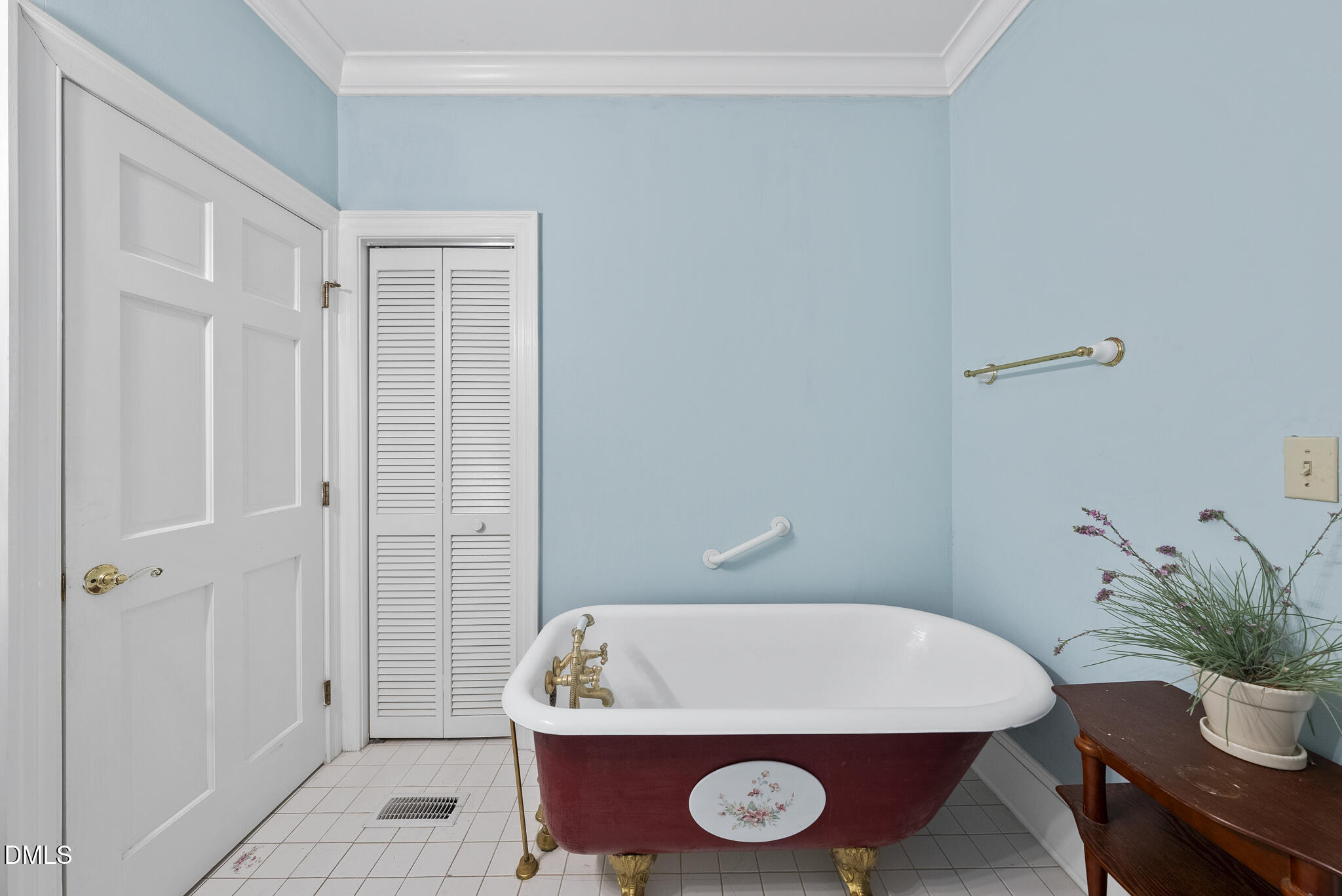 111 Foxridge Road Chapel Hill, NC 27514 - Photo 18 of 67 111 Foxridge Rd