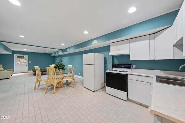 $1,995,000 | 111 Foxridge Road, Chapel Hill, NC 27514