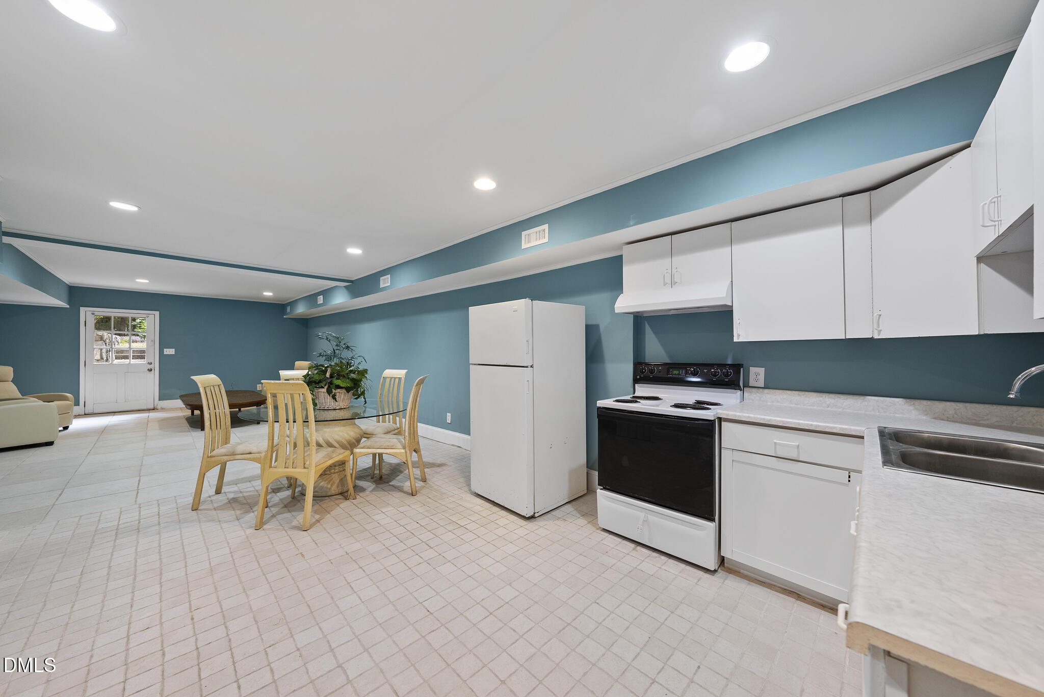 111 Foxridge Road Chapel Hill, NC 27514 - Photo 24 of 67 111 Foxridge Rd