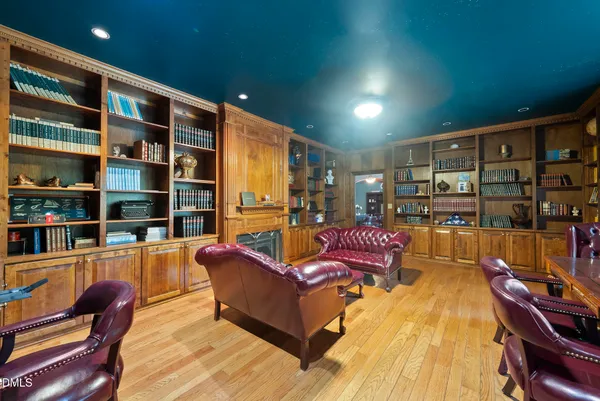 $1,995,000 | 111 Foxridge Road, Chapel Hill, NC 27514