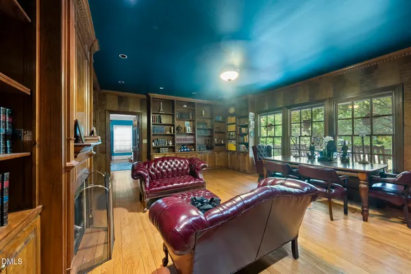 $1,995,000 | 111 Foxridge Road, Chapel Hill, NC 27514