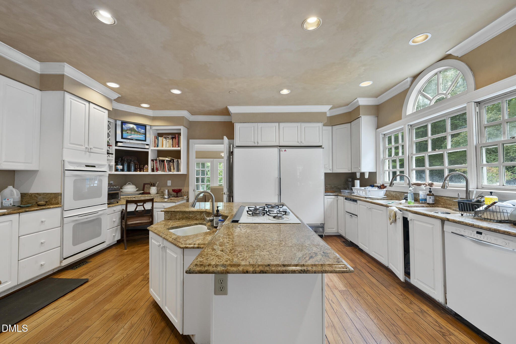 111 Foxridge Road Chapel Hill, NC 27514 - Photo 9 of 67 111 Foxridge Rd