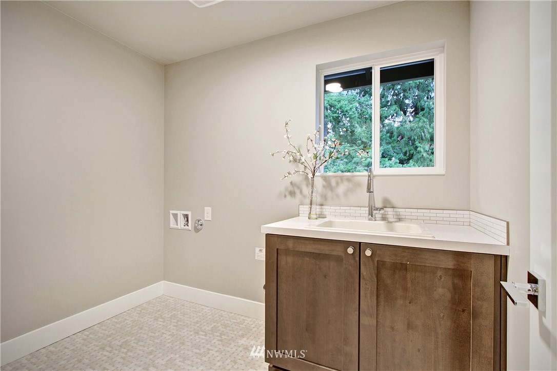 6127 Northeast 2nd Street Renton, WA 98059 - Photo 20 of 25