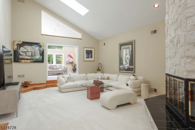 8 Union Hill Road Denville, NJ 07834 - Photo 6 of 47