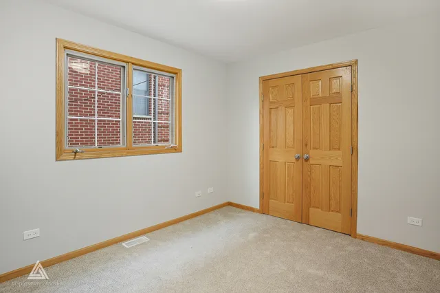 $499,900 | 9704 West Shore Drive, Oak Lawn, IL 60453