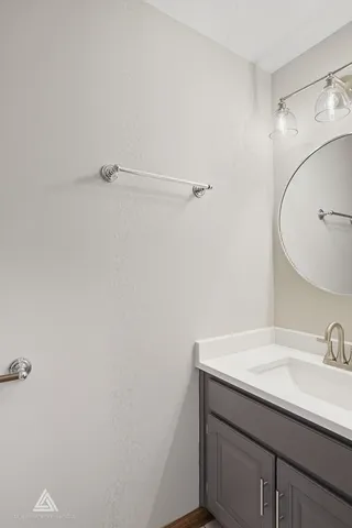 $499,900 | 9704 West Shore Drive, Oak Lawn, IL 60453