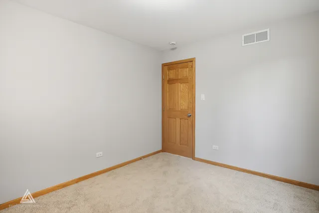 $499,900 | 9704 West Shore Drive, Oak Lawn, IL 60453