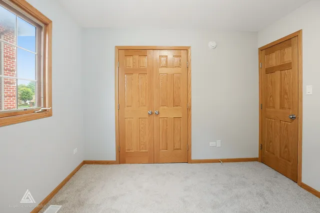 $499,900 | 9704 West Shore Drive, Oak Lawn, IL 60453