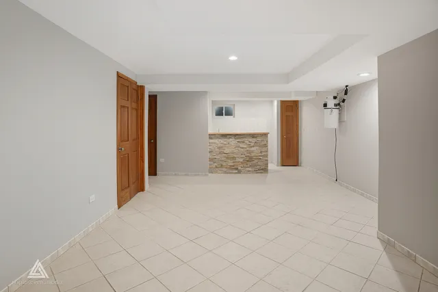 $499,900 | 9704 West Shore Drive, Oak Lawn, IL 60453