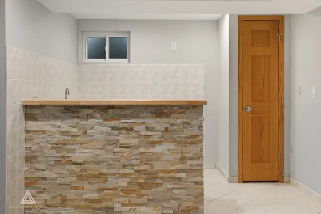 $499,900 | 9704 West Shore Drive, Oak Lawn, IL 60453