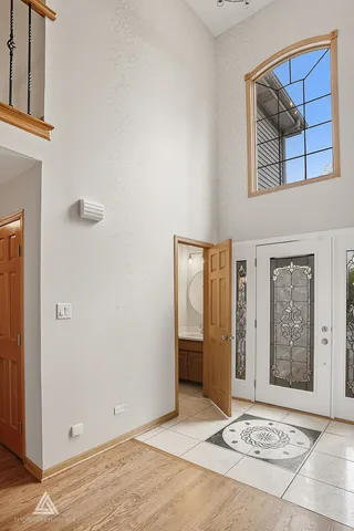 $499,900 | 9704 West Shore Drive, Oak Lawn, IL 60453